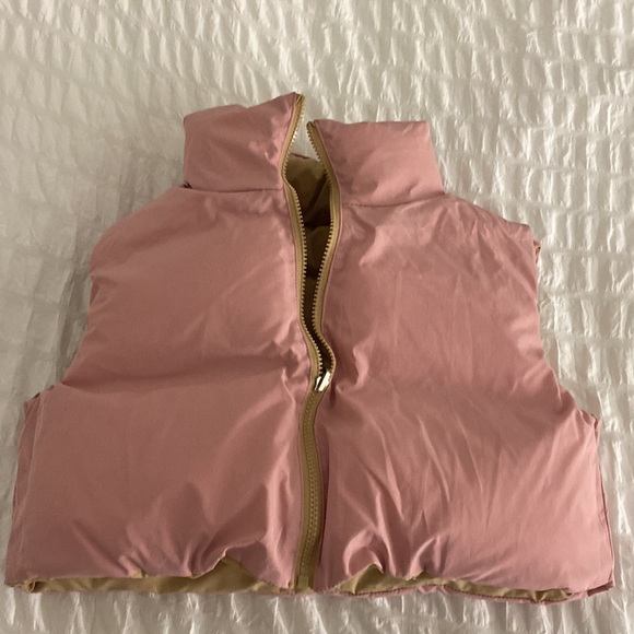 Reversible beige/pink cropped puffer vest - Picture 2 of 4